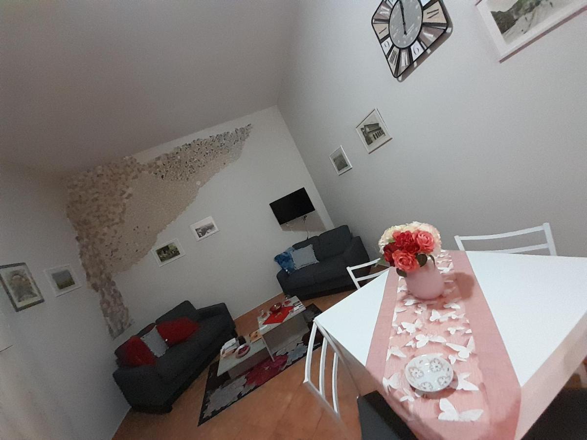 Dimora Donna Carmela Apartment Napoli Ngoại thất bức ảnh