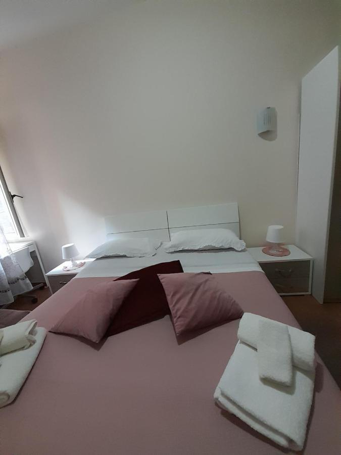 Dimora Donna Carmela Apartment Napoli Ngoại thất bức ảnh